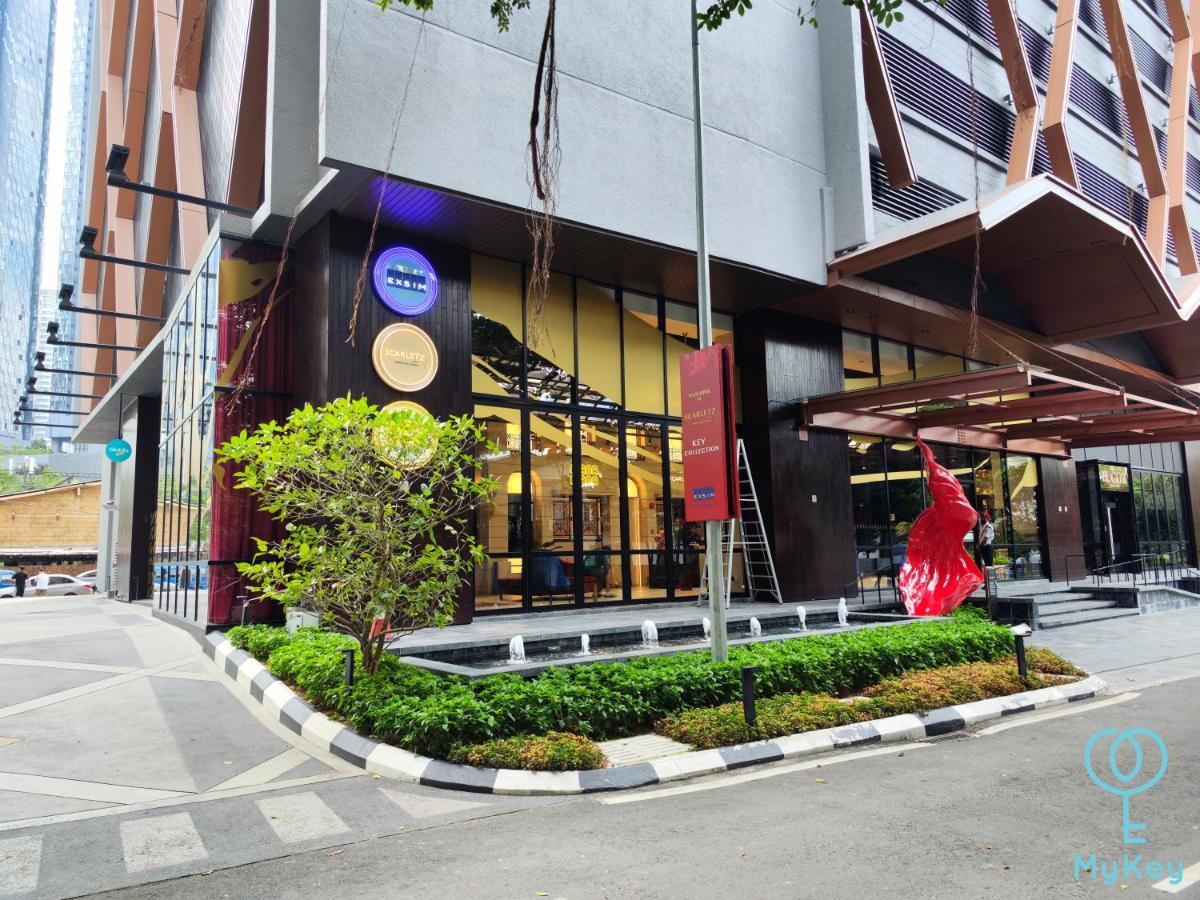 Scarletz Suites Klcc By Mykey Global Kuala Lumpur Exterior foto The hotel's entrance